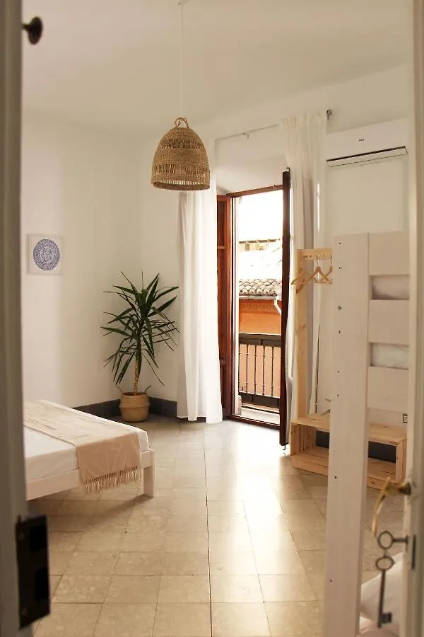 Casa De La Alegria Apartment Granada Homestay